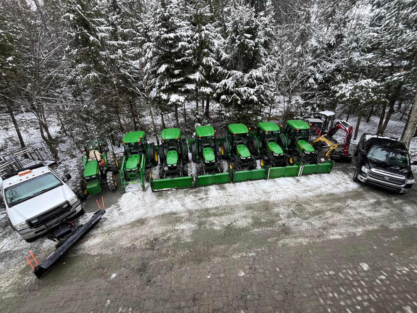 Flotte de tracteurs de déneigement Aménagements Agénor